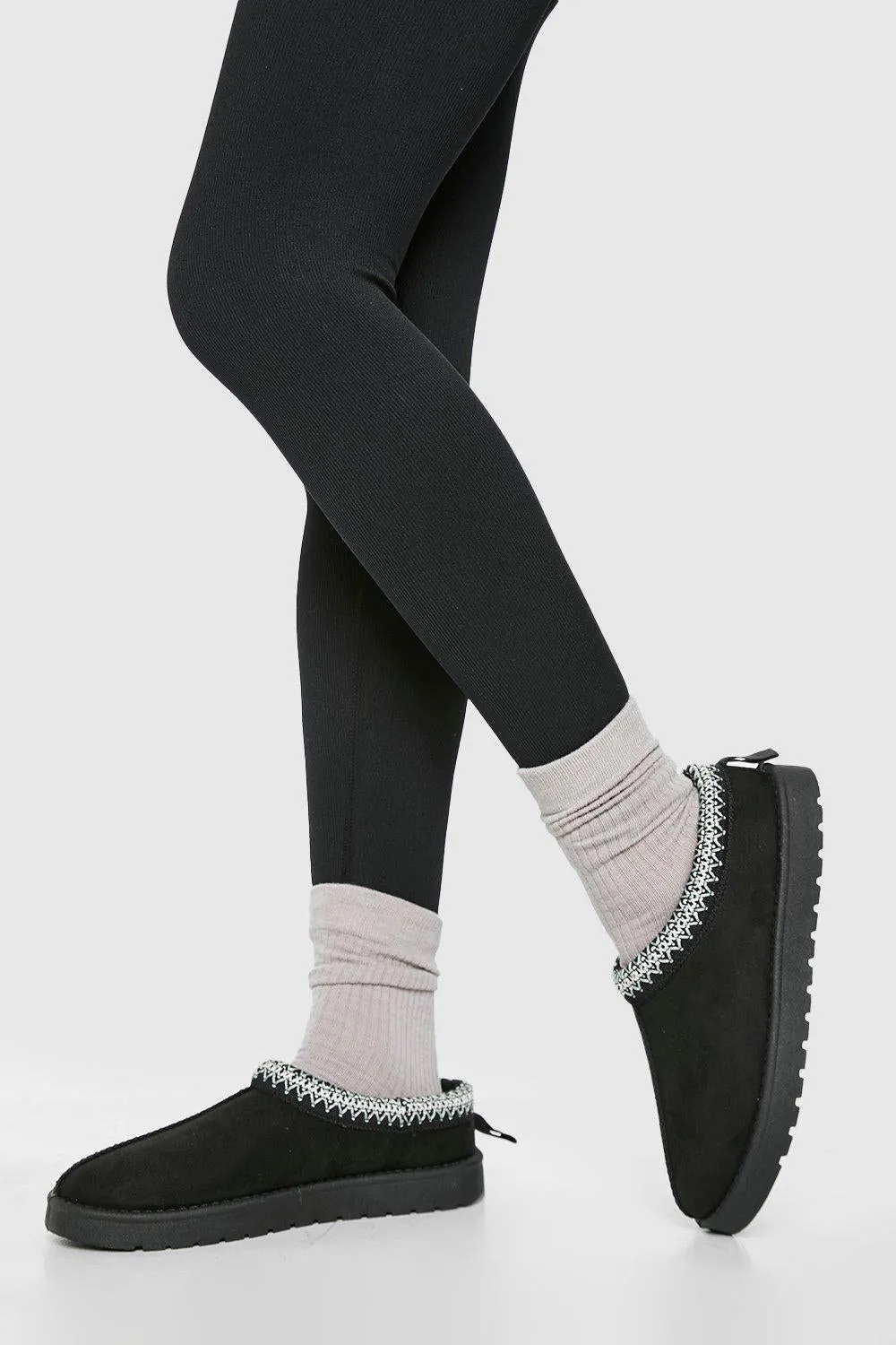 BLACK FAUX SUEDE EMBROIDED AZTEC DETAIL COZY FLUFFY SLIPPERS BOOTS BOOTIES
