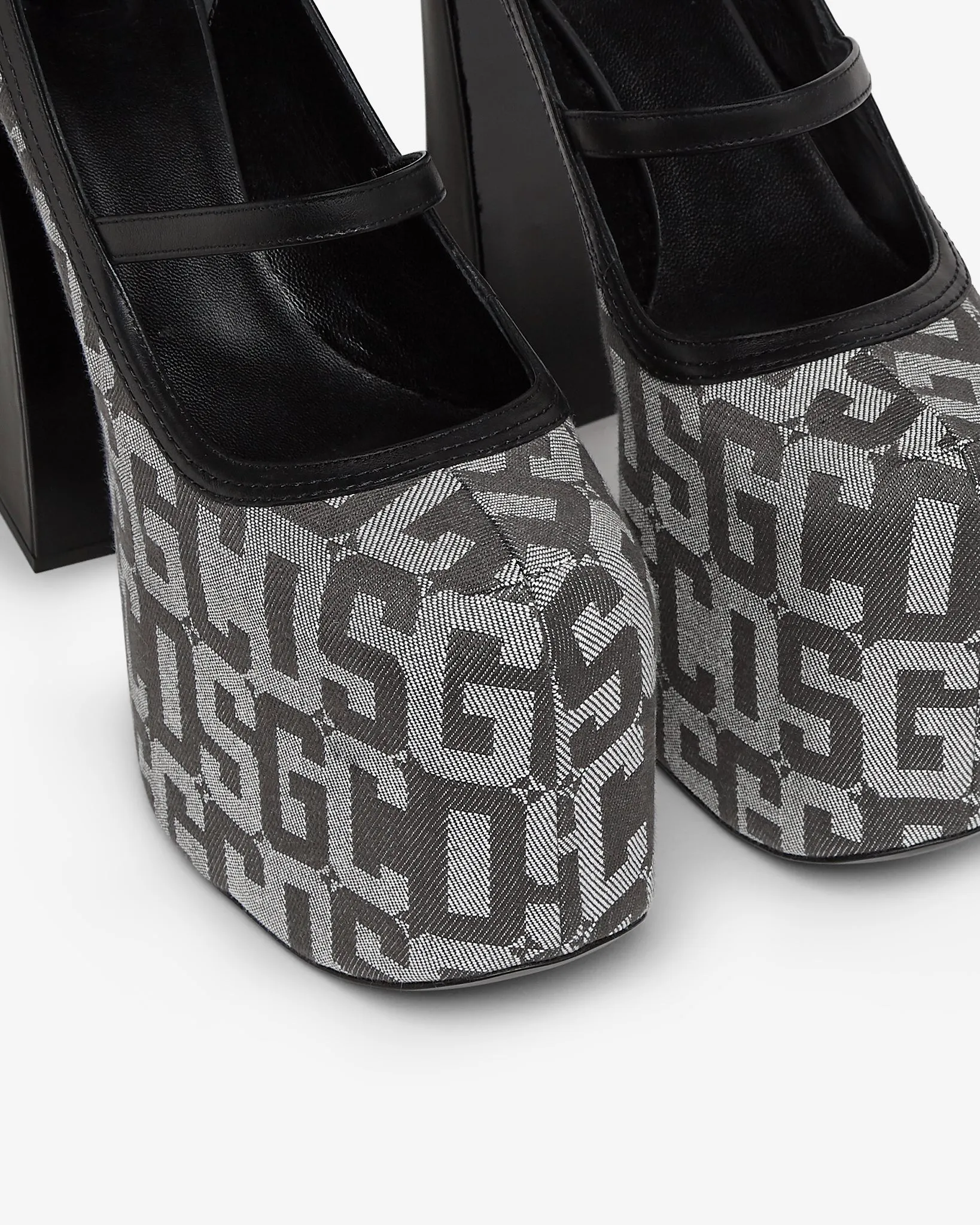 Gcds Monogram Divine Heels