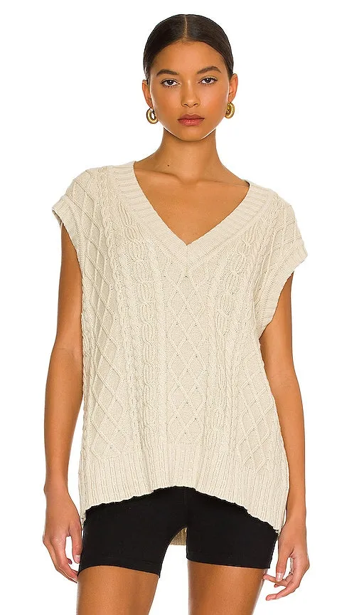 L'Academie Flynn Vest in Taupe