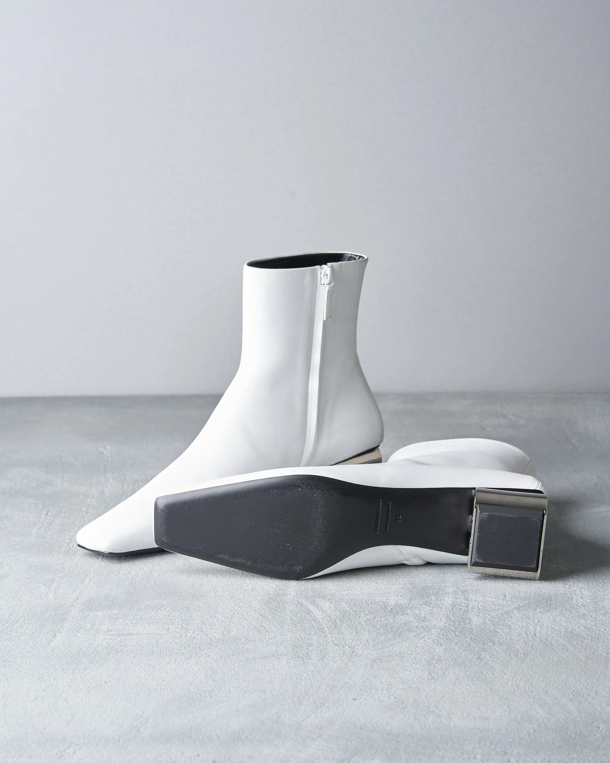 Logo type boot