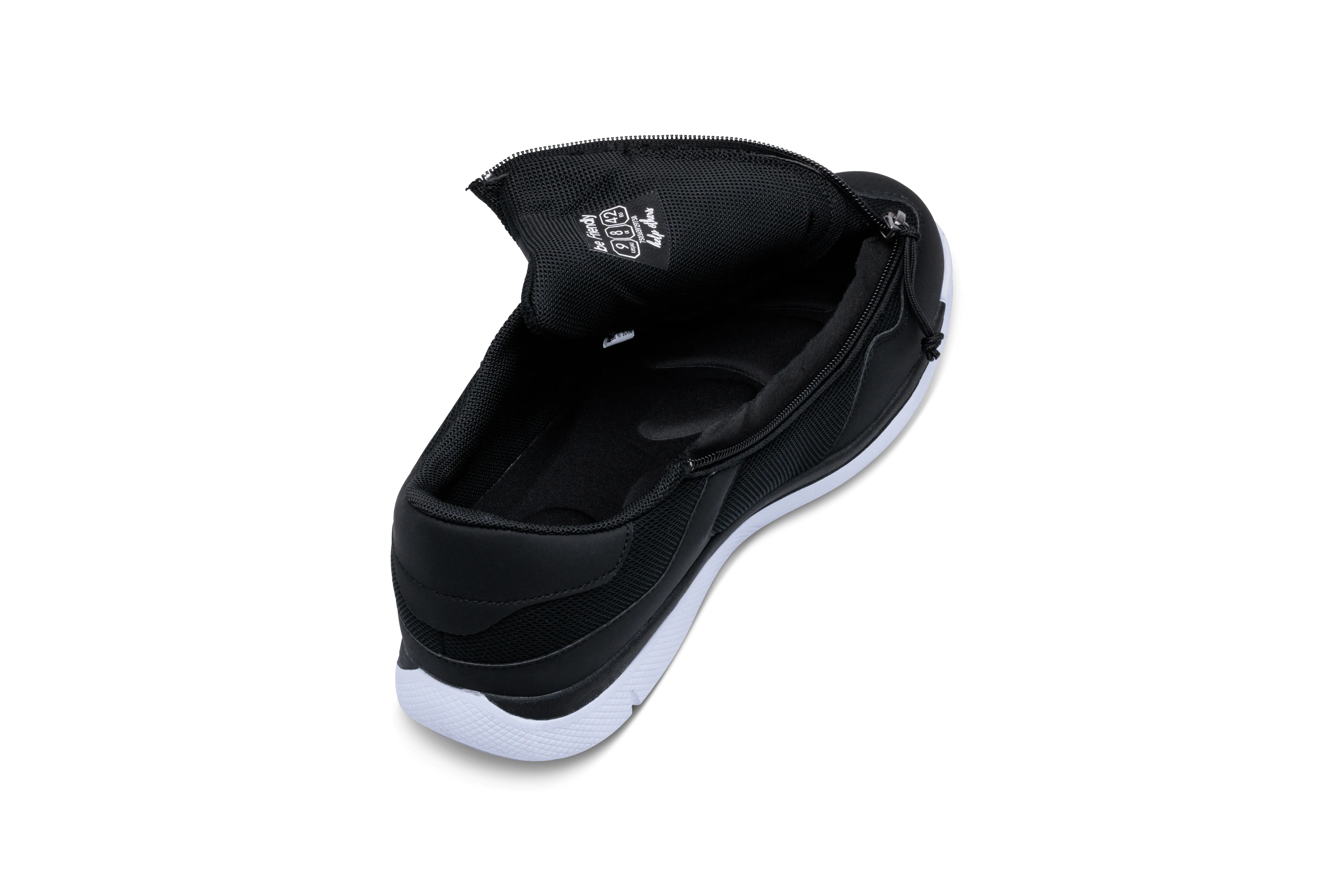 Voyage black tornado - wider fit, unisex